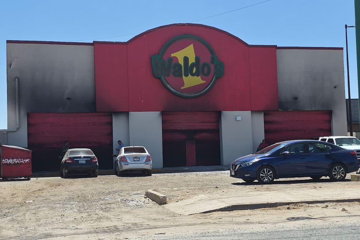 Incendio en Waldo’s de Mexicali pudo originarse por un corto circuito