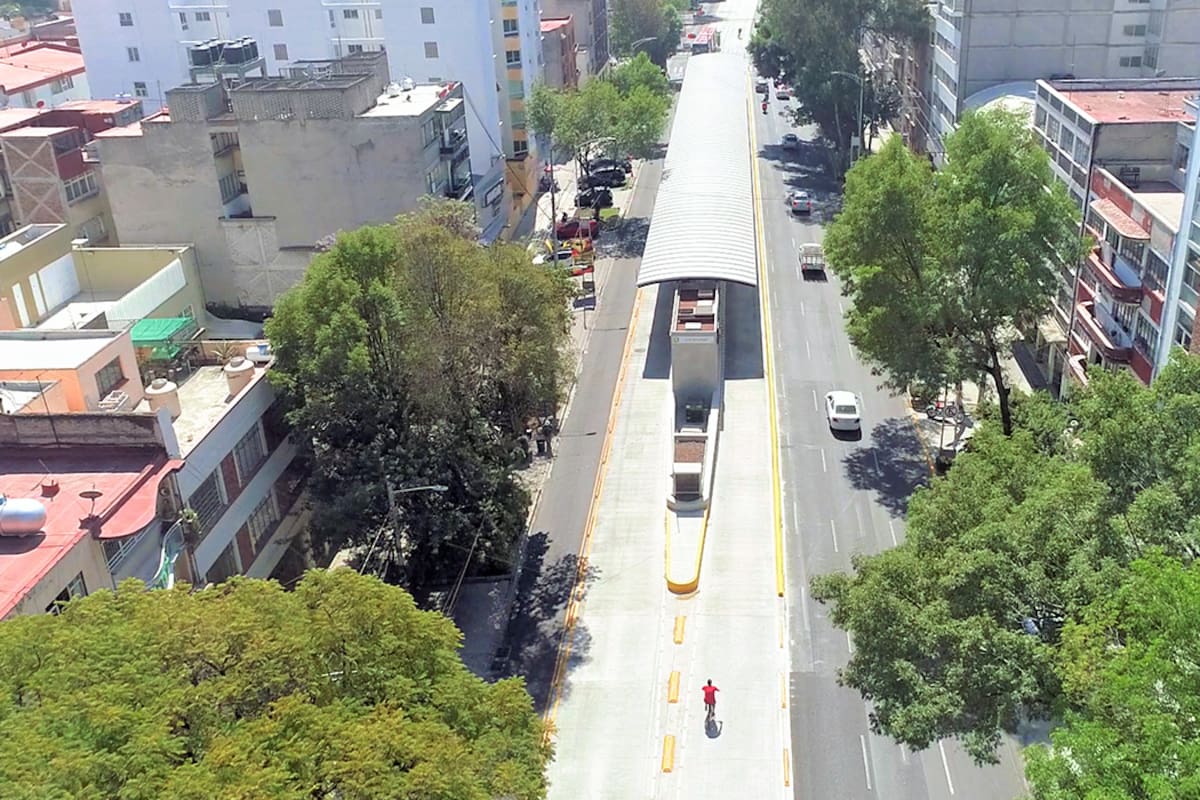 Cemex contribuye a mejorar el transporte en CDMX.