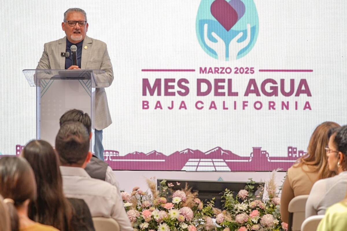Dan conferencia a universitarios sobre saneamiento del agua