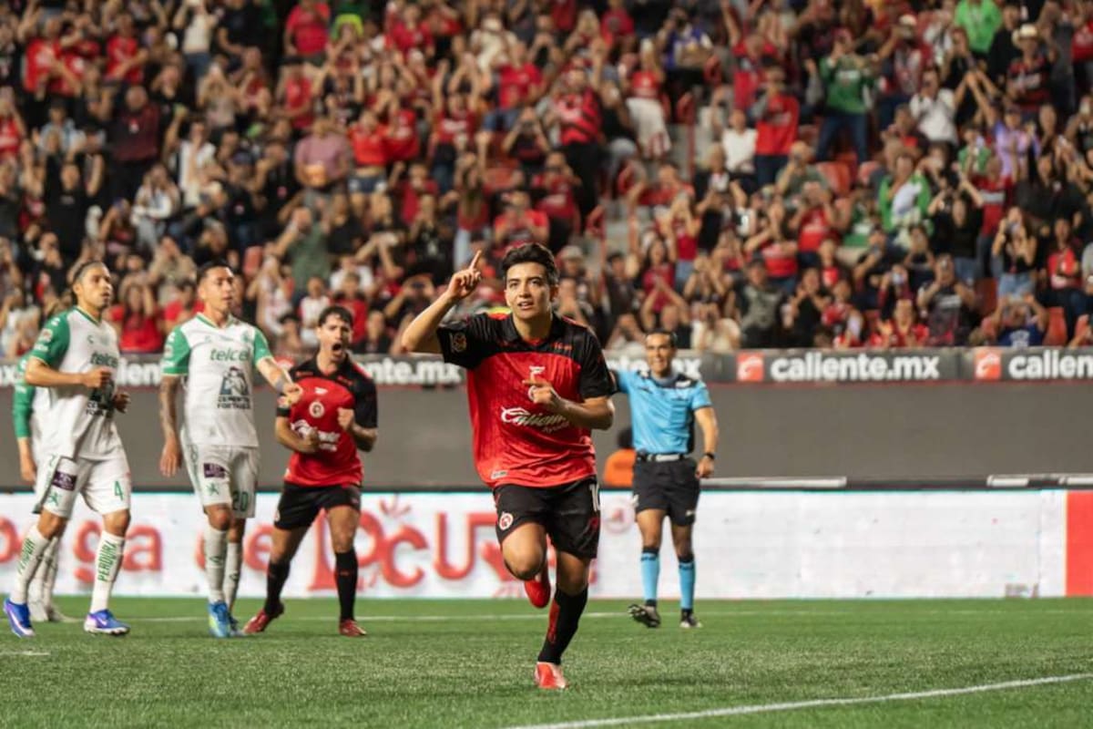 El regreso de Gilberto Mora al estadio Caliente fue firmado por un gol desde los once pasos. Foto; Cortesía / Border Zoom.