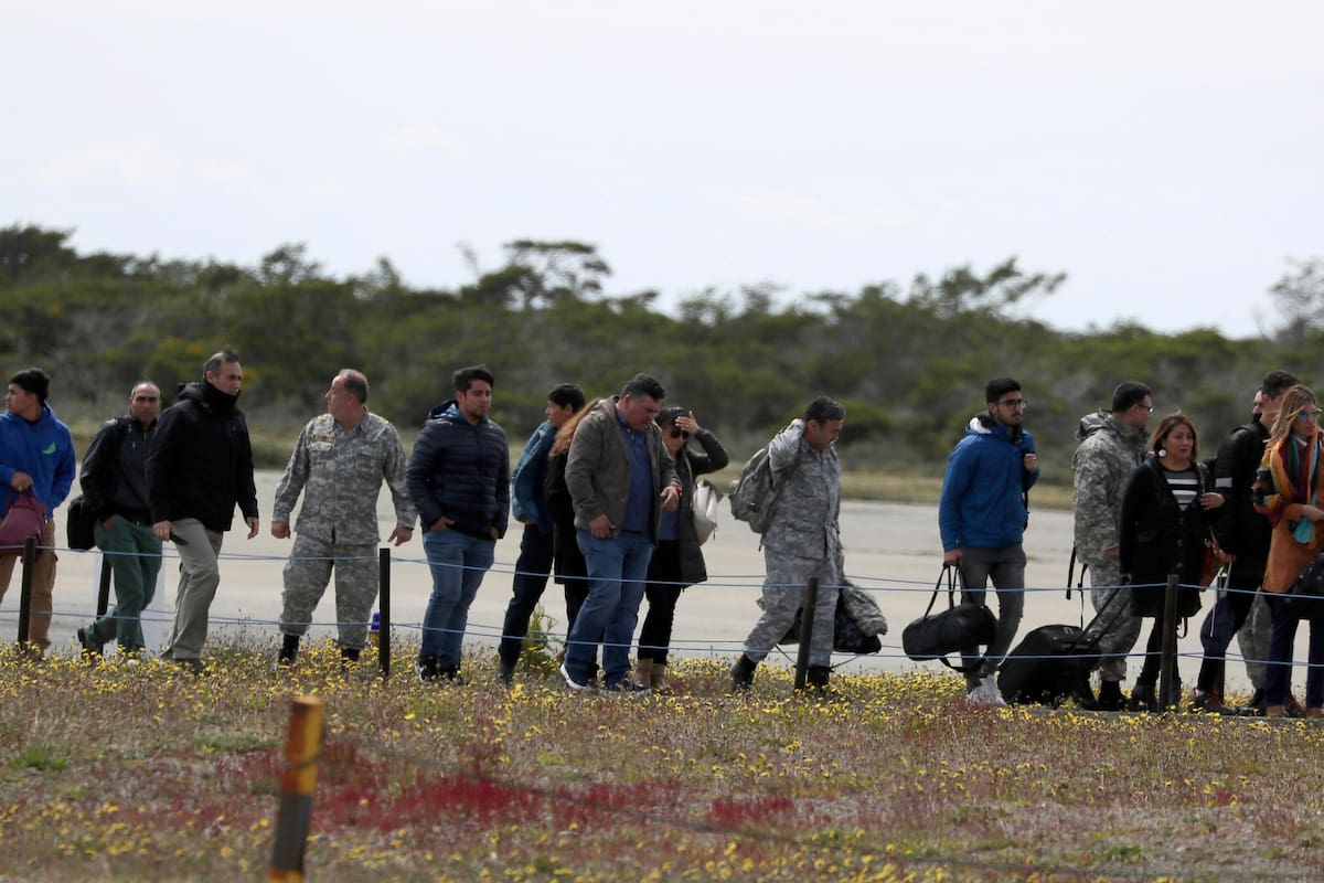 Chile decreta días de duelo por víctimas que volaban a la Antártida