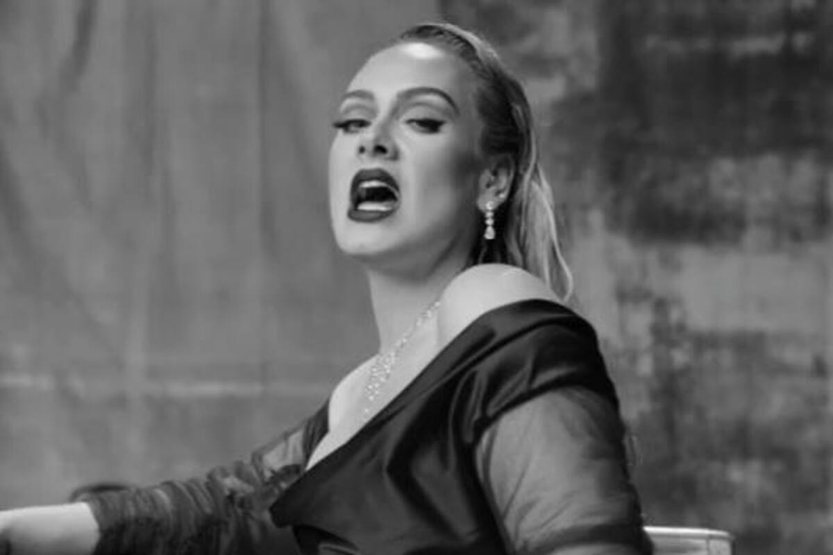 Adele estrena “Oh My God” en blanco y negro