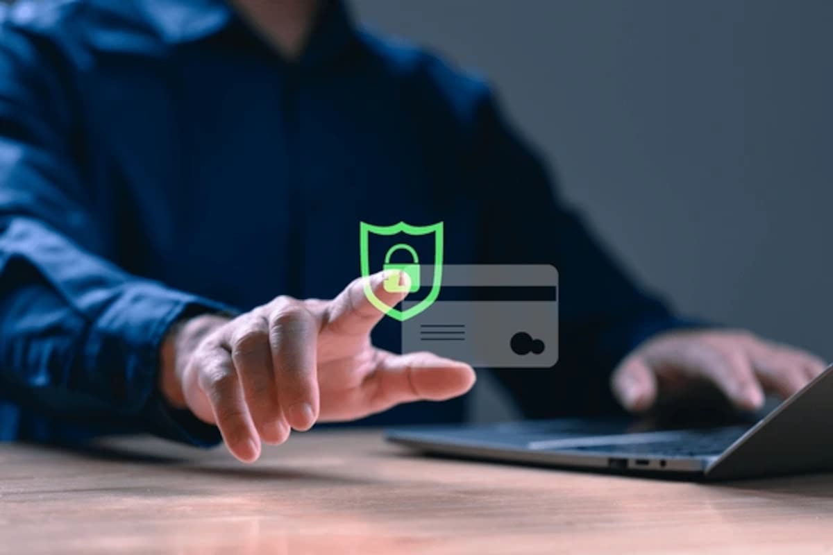 Bloqueo de cuentas queda a criterio directo de la UIF, advierte jueza en retiro