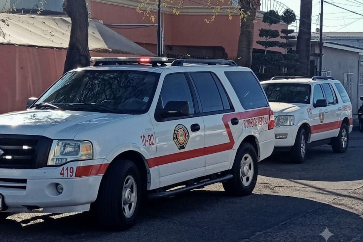 Explosión por aparente fuga de gas deja a mujer y menor lesionadas en San Pedro Residencial