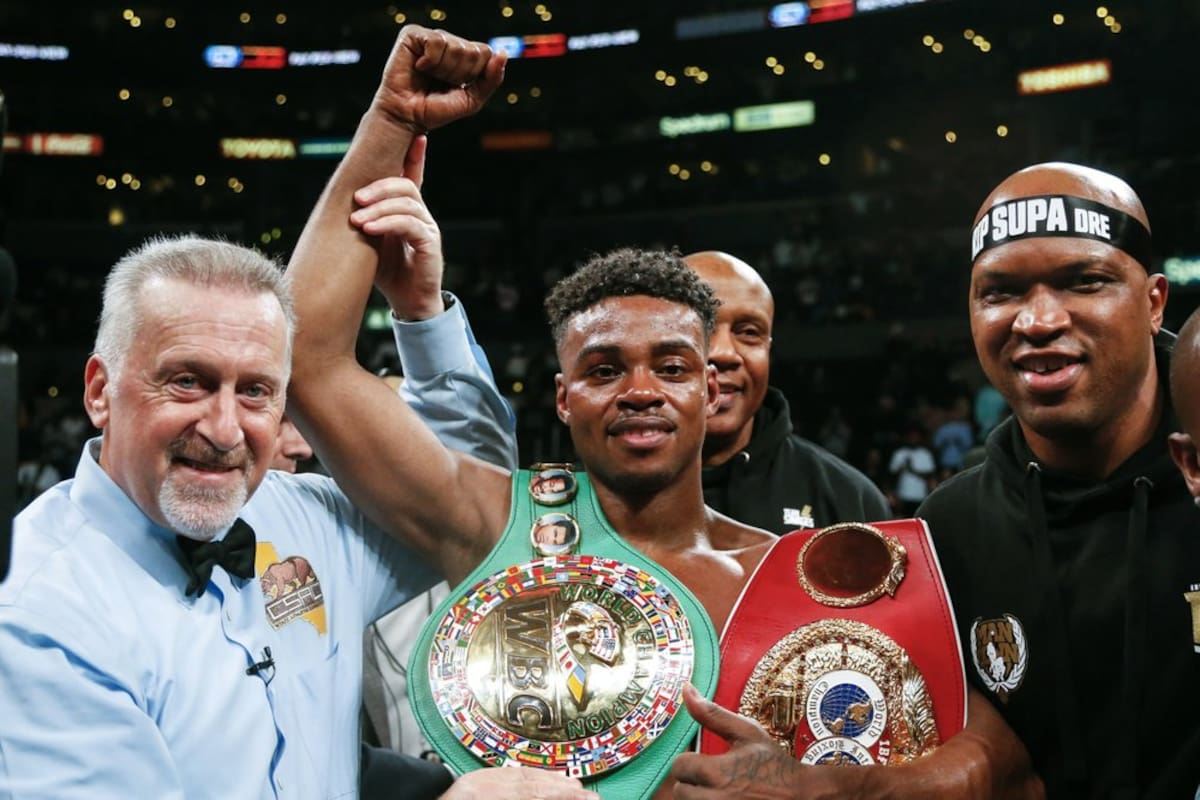 Boxeador Errol Spence hospitalizado tras impactante accidente en su Ferrari