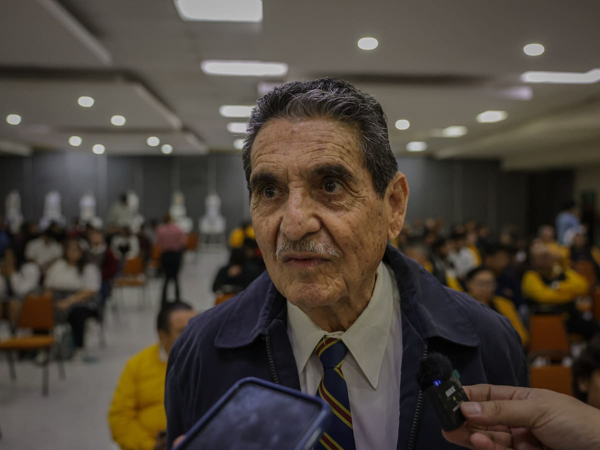 Ocampo Ramírez, quien es maestro de artes gráficas, cuenta que en 1968, al leer la convocatoria, decidió aceptar el reto, siendo seleccionado su diseño entre 40 propuestas entregadas. Foto: Javier Gallegos