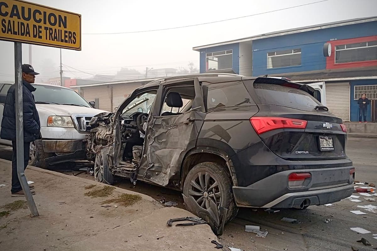 Conductor choca puesto de tacos y atropella a trabajador en Cucapah