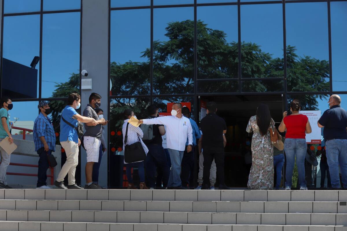 Horas de espera, la ‘nueva realidad’ para realizar trámites