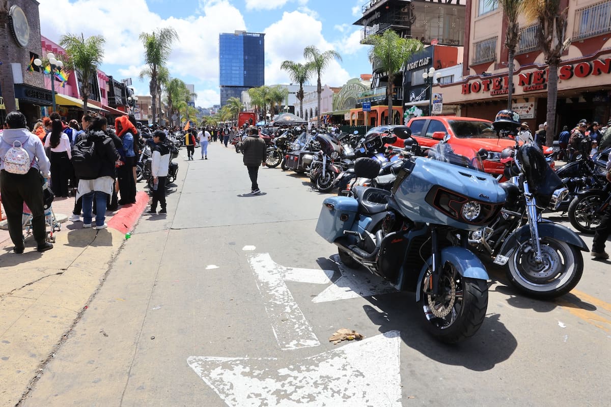 El Club Solo Ángeles celebró 32 años del evento con entrega de juguetes y zapatos a niños de zonas vulnerables. Foto: Sergio Ortiz