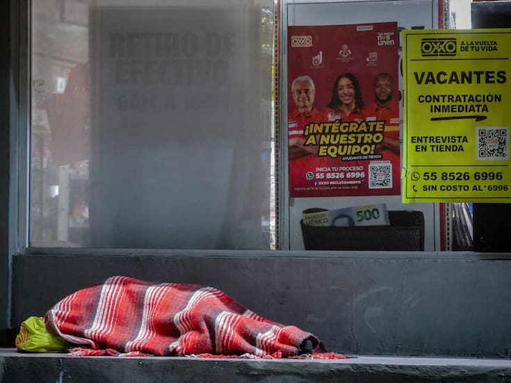 Entre cartón y cobijas: el frío expone la vida de quienes duermen en la calle en Mexicali