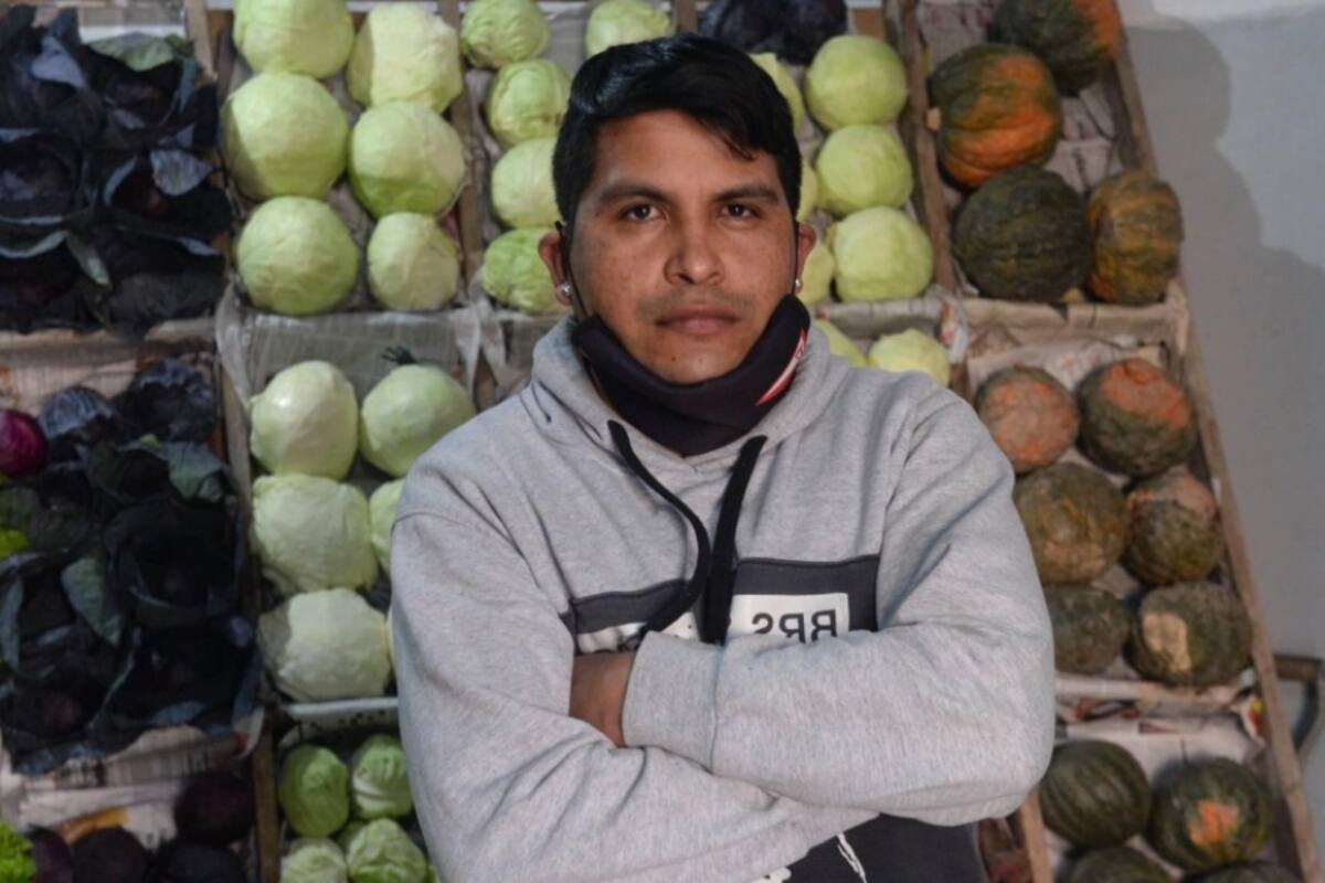 Vendedor de verduras regresa una bolsa con 150 mil pesos