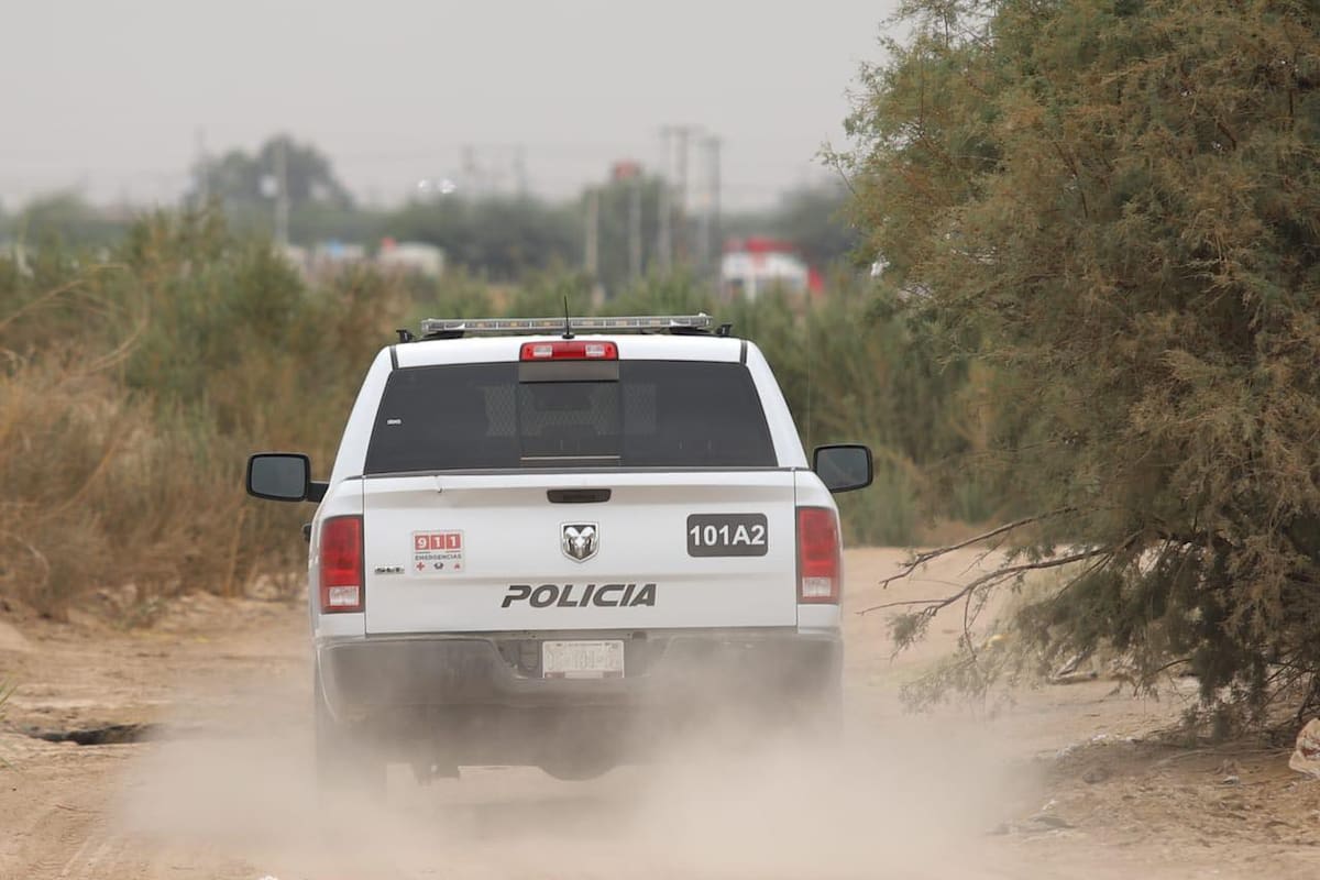 Localizan cuerpo decapitado en predio baldío del Valle de Mexicali
