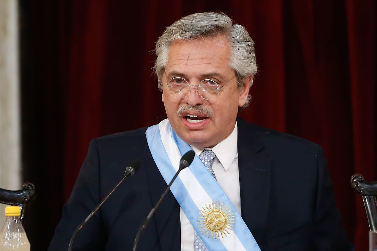 Alberto Fernández ofrece colaboración en búsqueda de avión chileno
