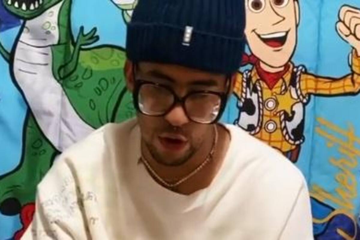 Bad Bunny se aburre y crea una película del coronavirus