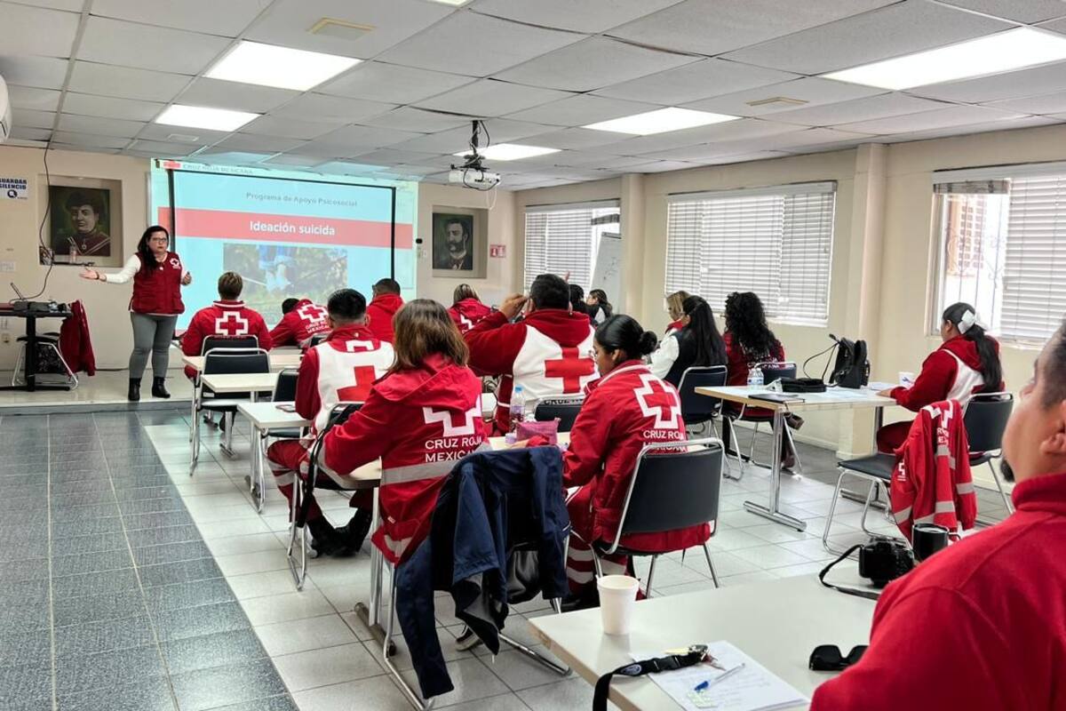 Imparten curso para manejar situaciones de estrés, depresión e ideas suicidas