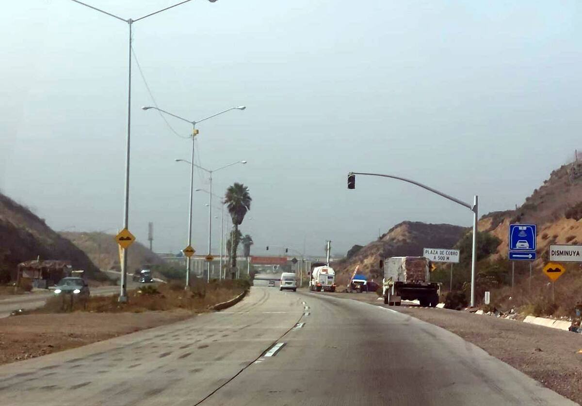 Se tienen que colocar más señalamientos que anuncien antes de llegar a la llamada “curva de la muerte”.