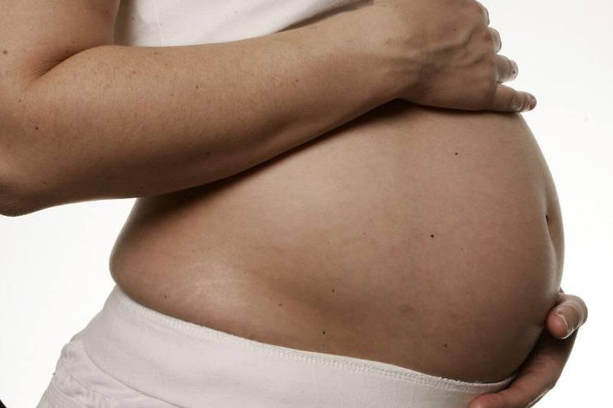 Inicia Pfizer ensayos de su vacuna contra Covid en mujeres embarazas