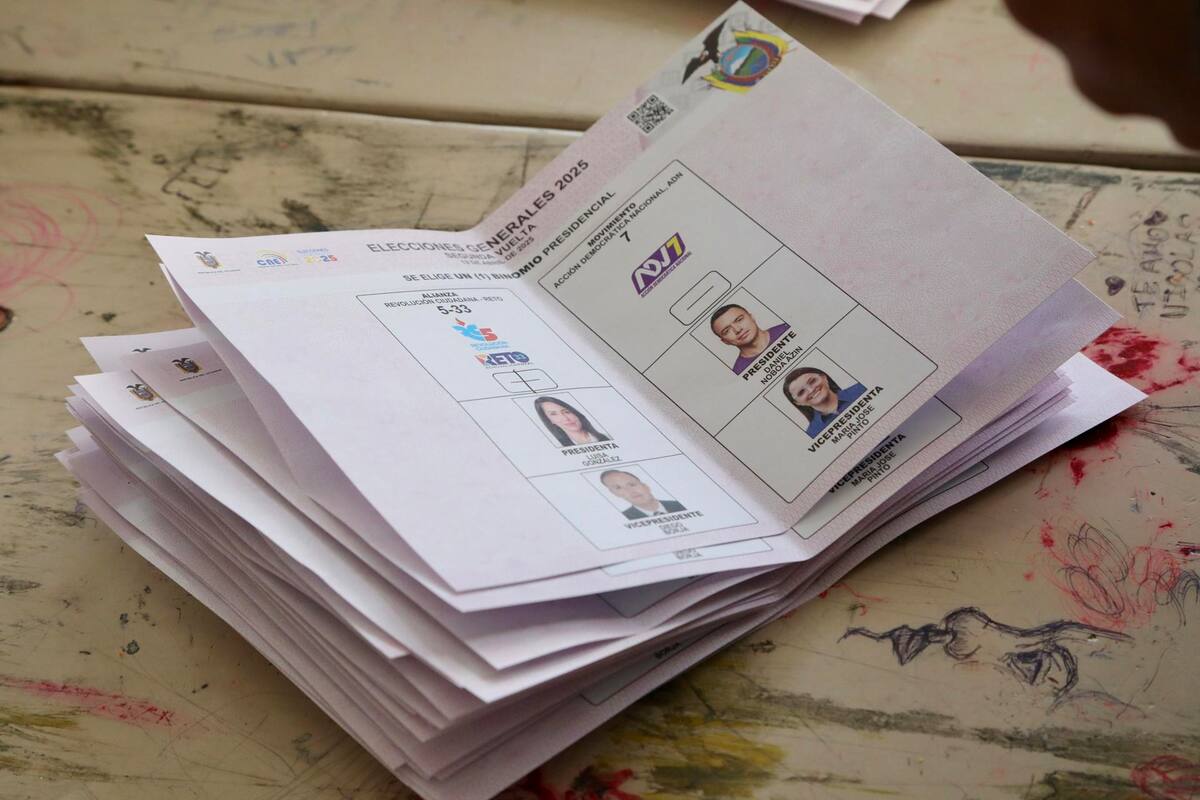 Cierran los centros de votación de las presidenciales en Ecuador, ¿quién ganará?
