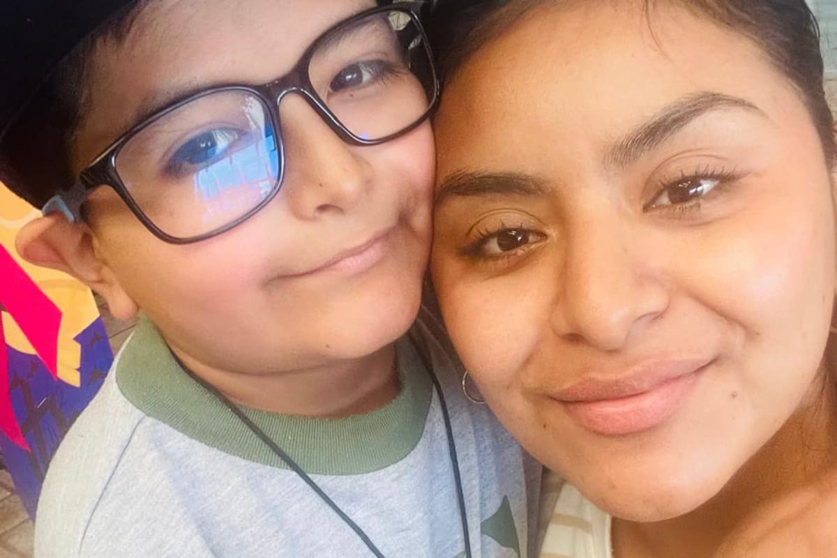 Mamá busca trabajo para pagar renta y medicinas de su hijo con cáncer