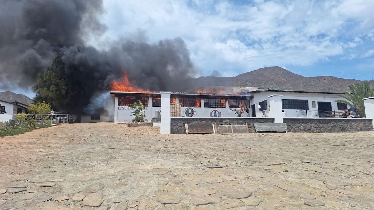 Elementos de la Marina sofocan incendio en centro de rehabilitación de Isla Cedros