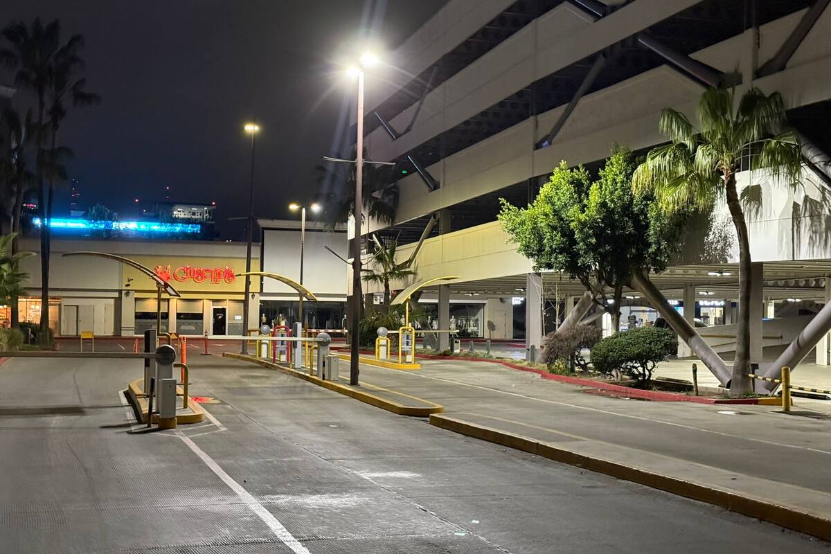 Localizan restos humanos y una manta en estacionamiento de Plaza Río