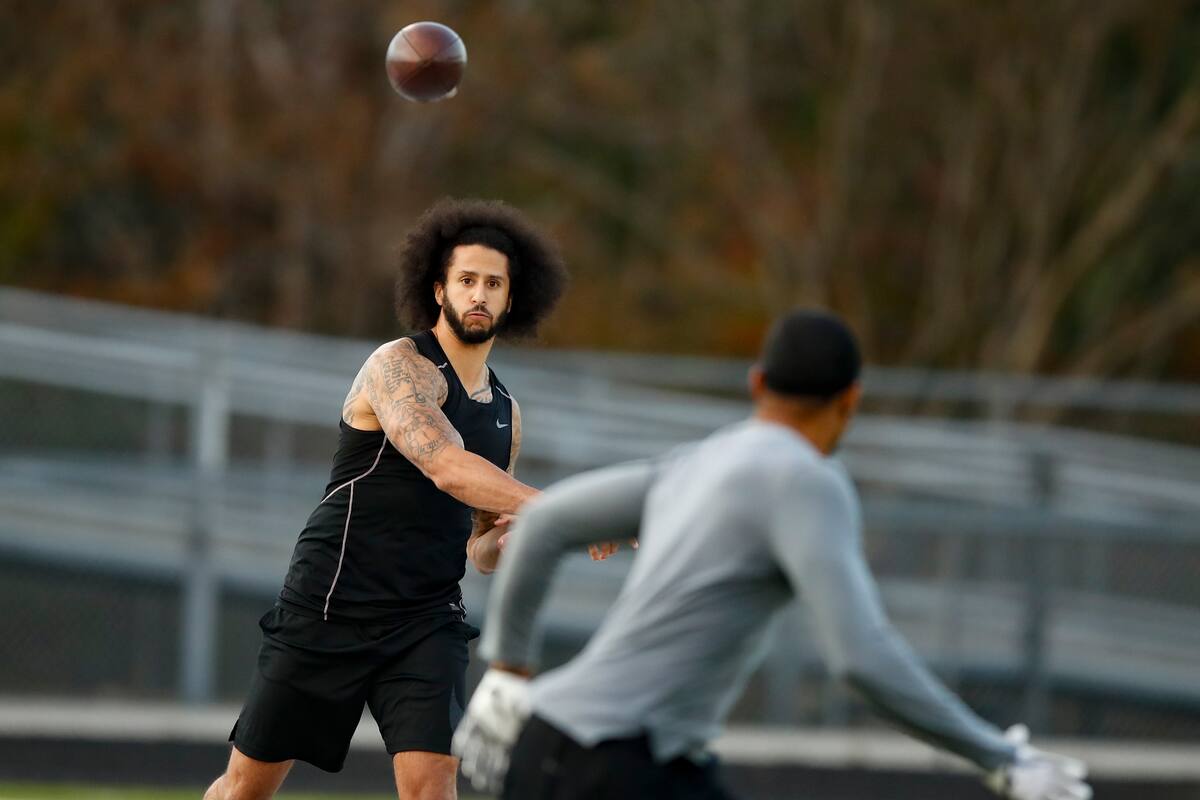 Kaepernick realiza prueba ante representantes de ocho equipos