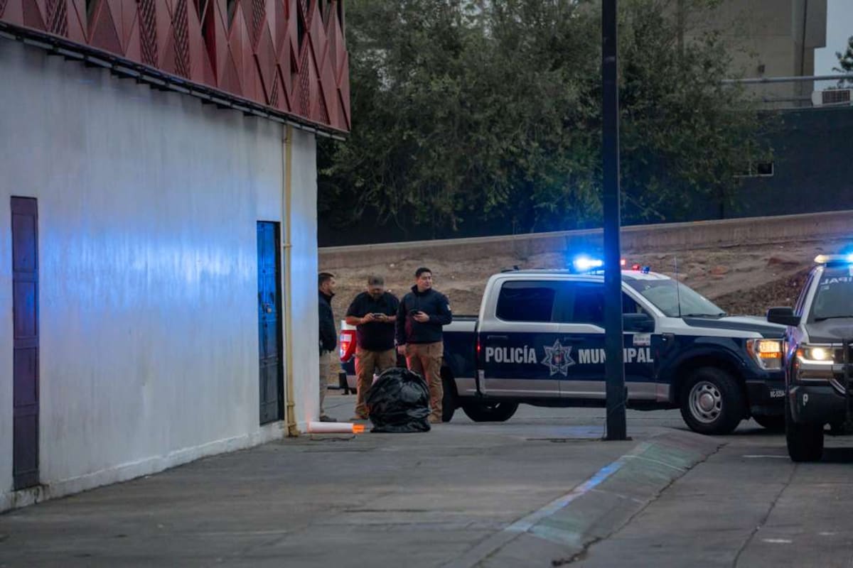 Abandonan restos humanos y amenazas contra cantantes de narcocorridos en Tijuana