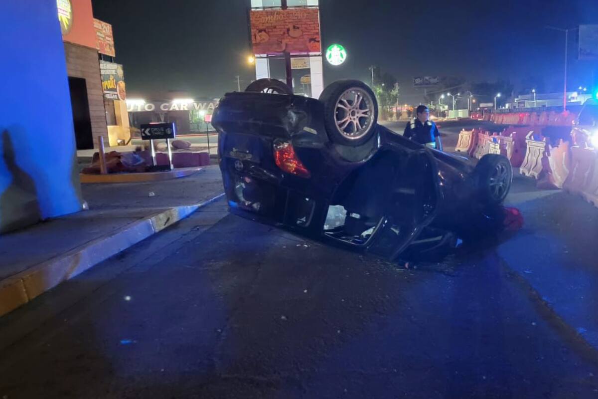 Volcadura en Rancho La Bodega; conductor se dio a la fuga