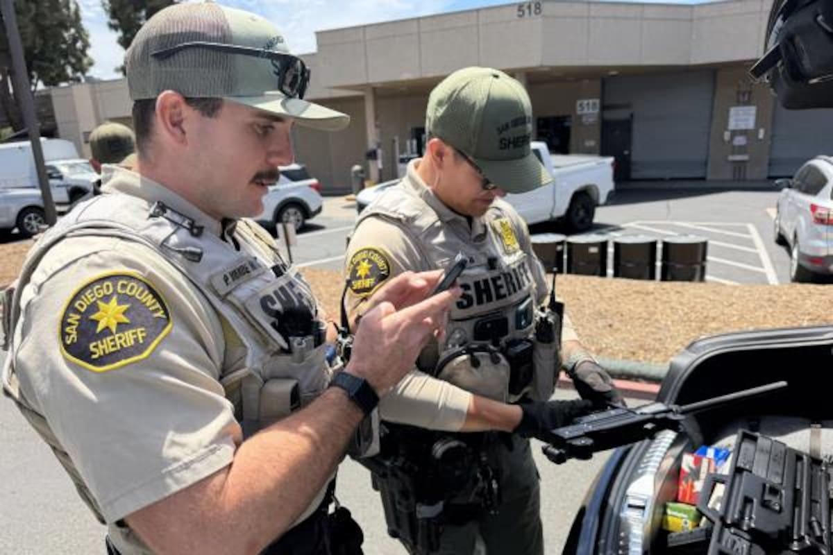 Intercambian armas por dinero en evento de Chula Vista
