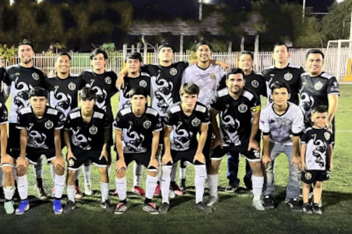 El equipo cachanilla Manchester Vera goleó a Santa Rosa y acaricia las semifinales