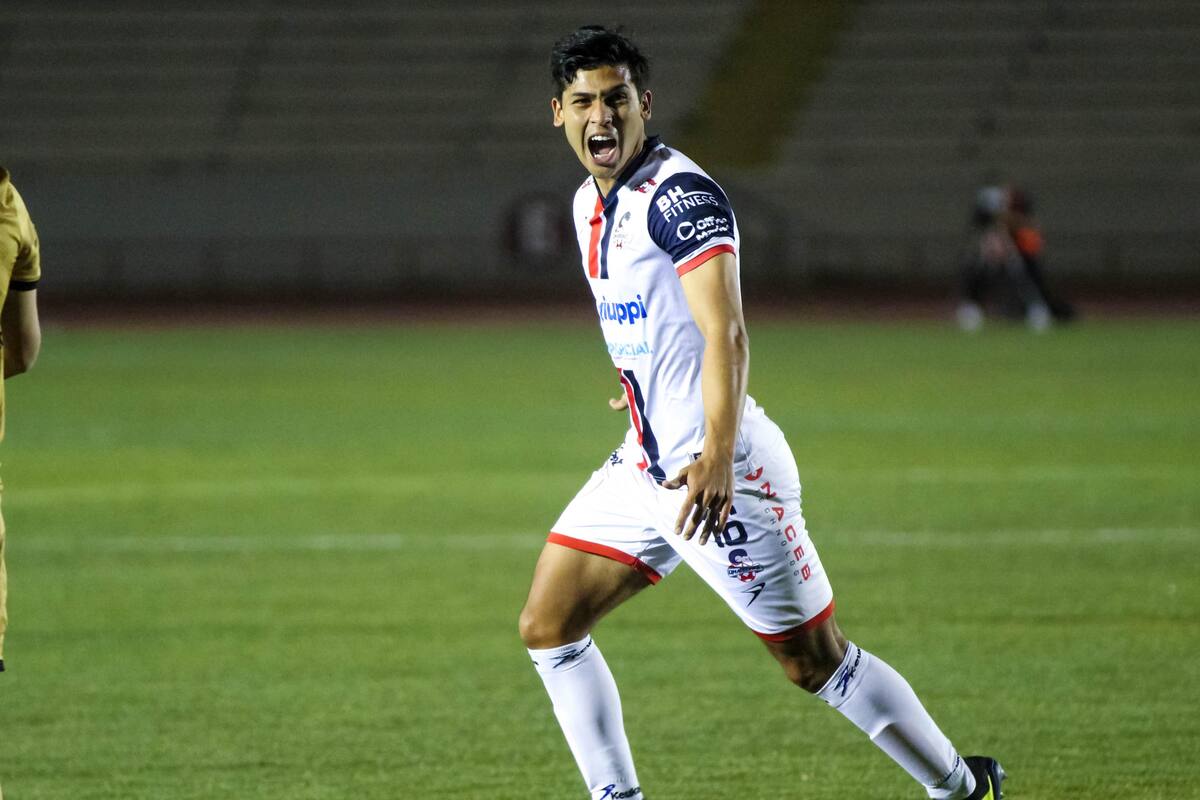 Contento José Peralta por primer gol con Cimarrones de Sonora