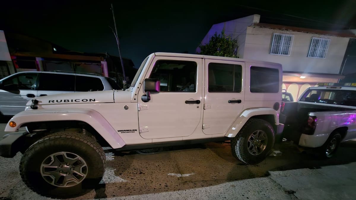 Policía Estatal recupera Jeep robado en Arizona en Nogales y frustra ingreso ilegal de otro vehículo en operativo conjunto con Guardia Nacional