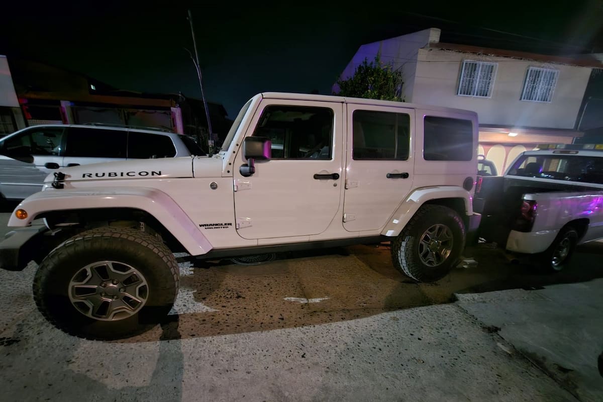 Policía Estatal recupera Jeep robado en Arizona en Nogales y frustra ingreso ilegal de otro vehículo en operativo conjunto con Guardia Nacional