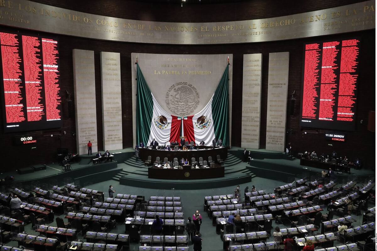 Morena busca eliminar 200 diputados plurinominales