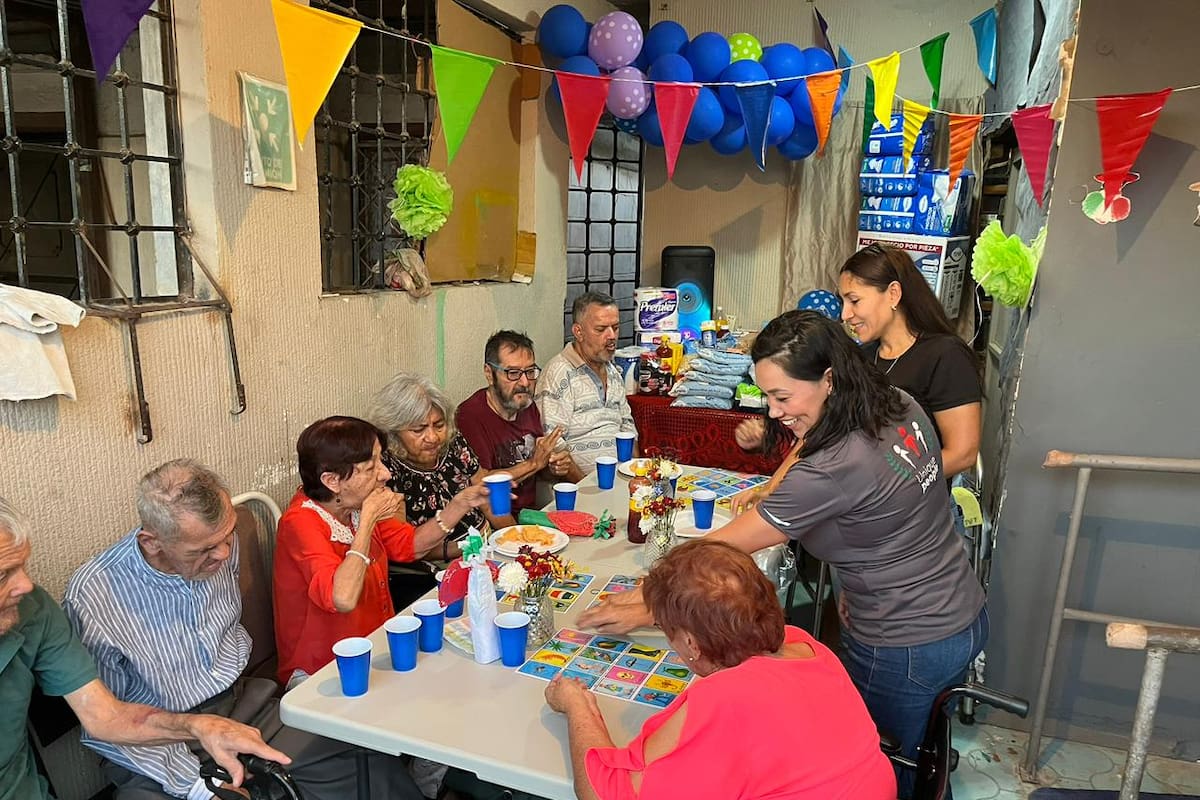 Unique People Hermosillo pide donativos para llevar una cena mexicana y apoyo a 30 abuelitos de Casa Hogar Madre Amable