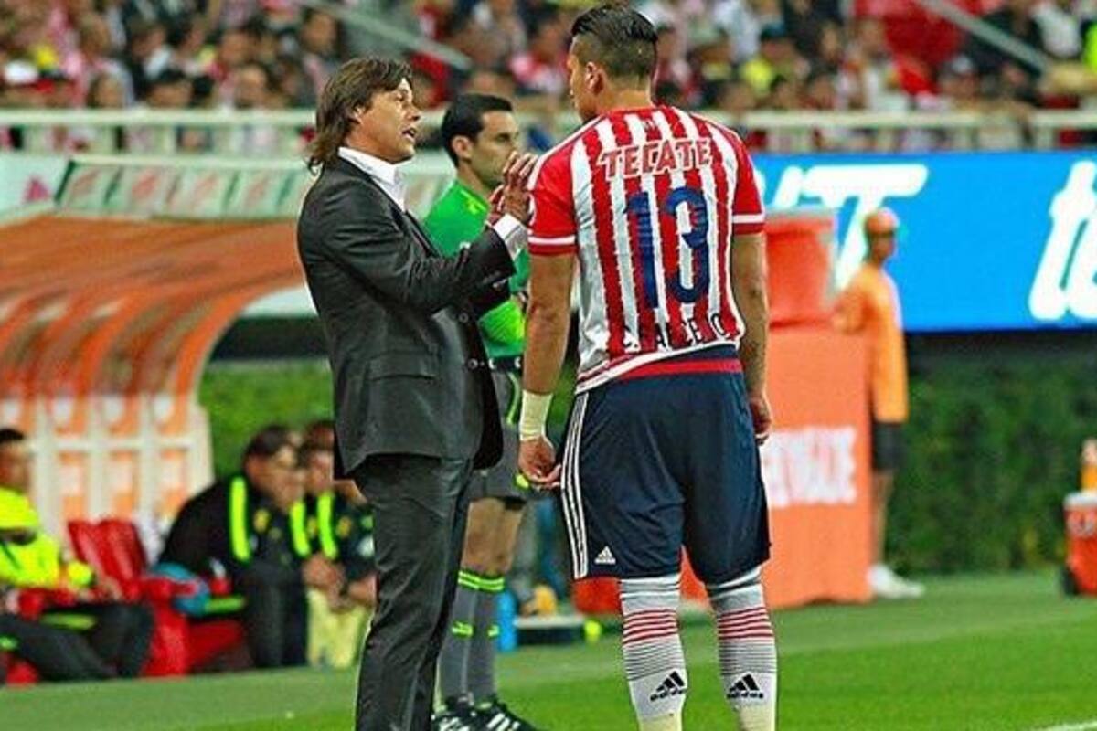Carlos Salcedo buscaba más tiempo con las Chivas antes de irse a Europa