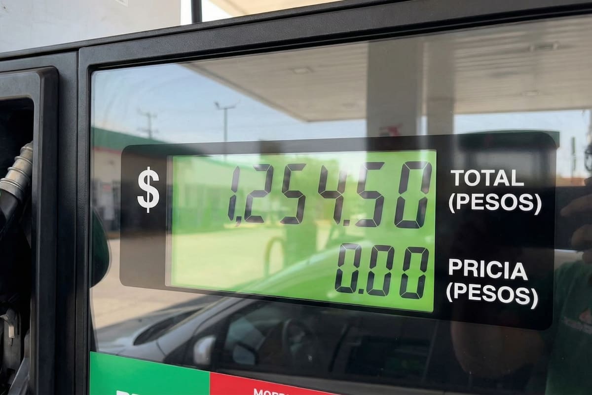 El costo de la gasolina y el diésel podría subir gradualmente para los conductores luego de que Hacienda redujo el subsidio tras cuatro semanas consecutivas de apoyo en medio de la baja en los precios internacionales del petróleo