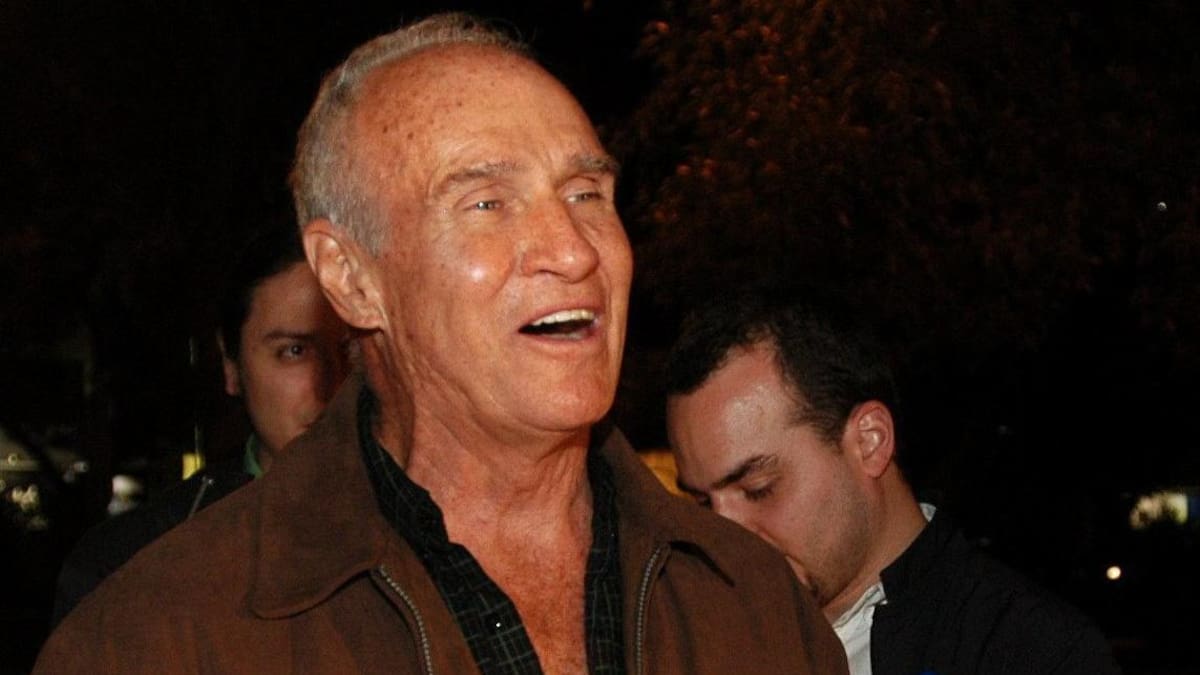 Roger Cudney, actor de “James Bond” y “No se aceptan devoluciones”, fallece a los 85 años en accidente automovilístico