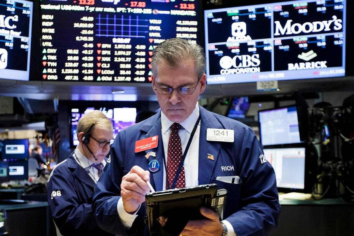 El Dow Jones baja un 0.25 %, pero S&P 500 y Nasdaq cierran con nuevos récords