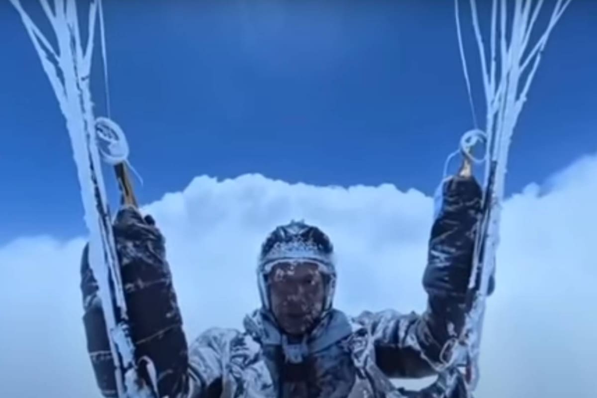 Casi congelado y con poco oxígeno parapentista chino desafía a la muerte, por accidente, al volar a casi 10 mil metros de altura; recibe sanción