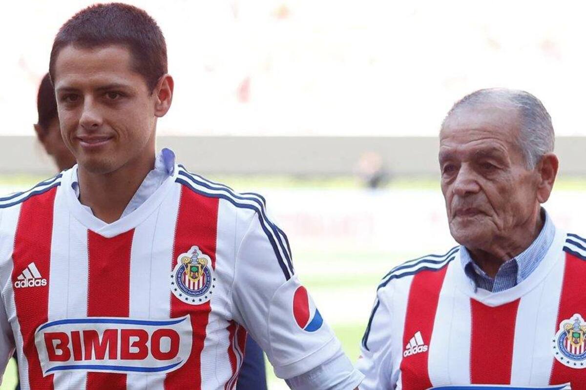 Abuelo de "Chicharito" ingresa a terapia intensiva tras estar grave de salud