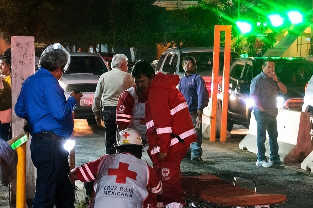 Pareja de ancianos es atropellada por camión Tufesa en garita Dennis DeConcini