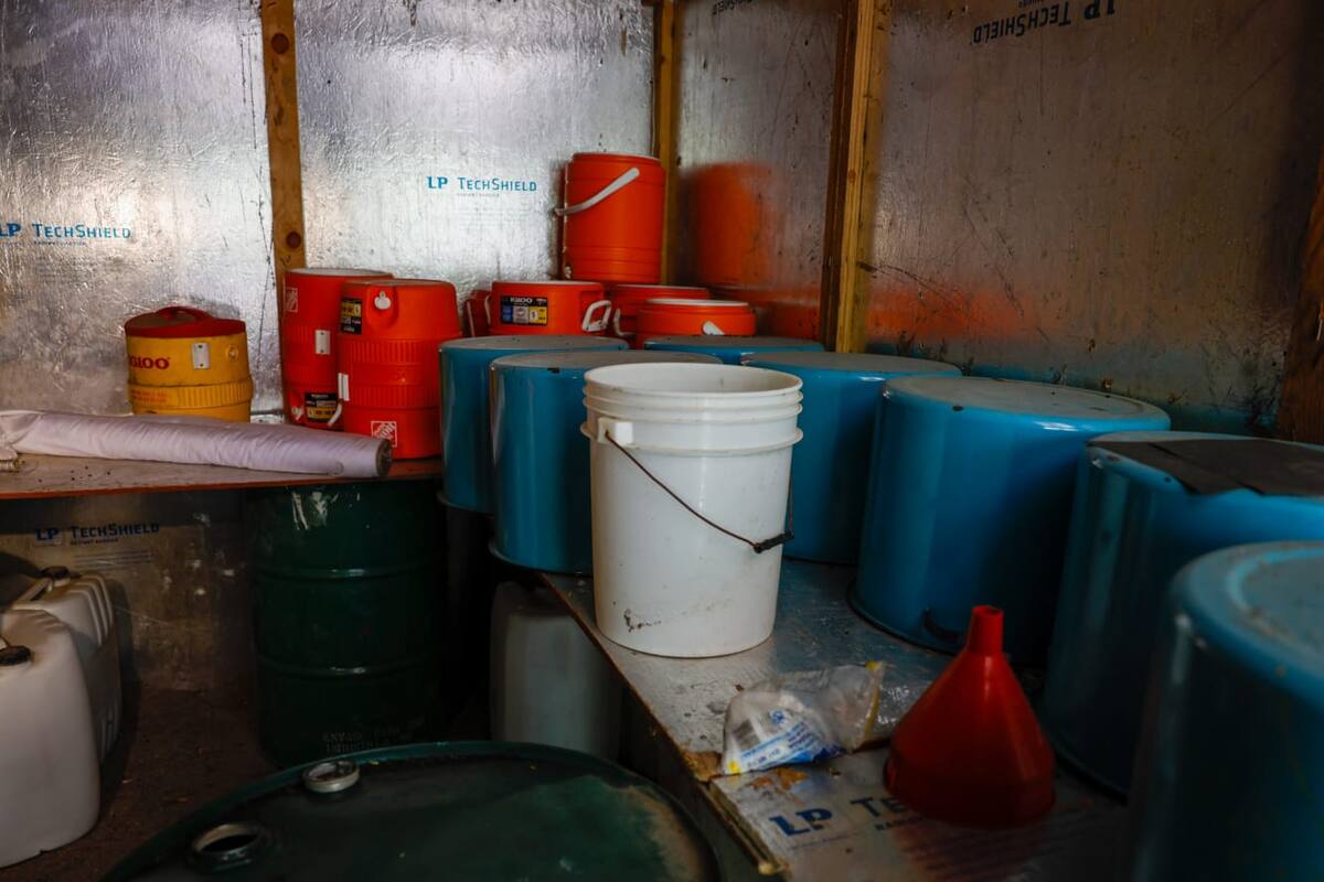 Marina desmanteló en Sinaloa dos laboratorios clandestinos de “Los Mayos” y aseguran más de dos toneladas de metanfetamina