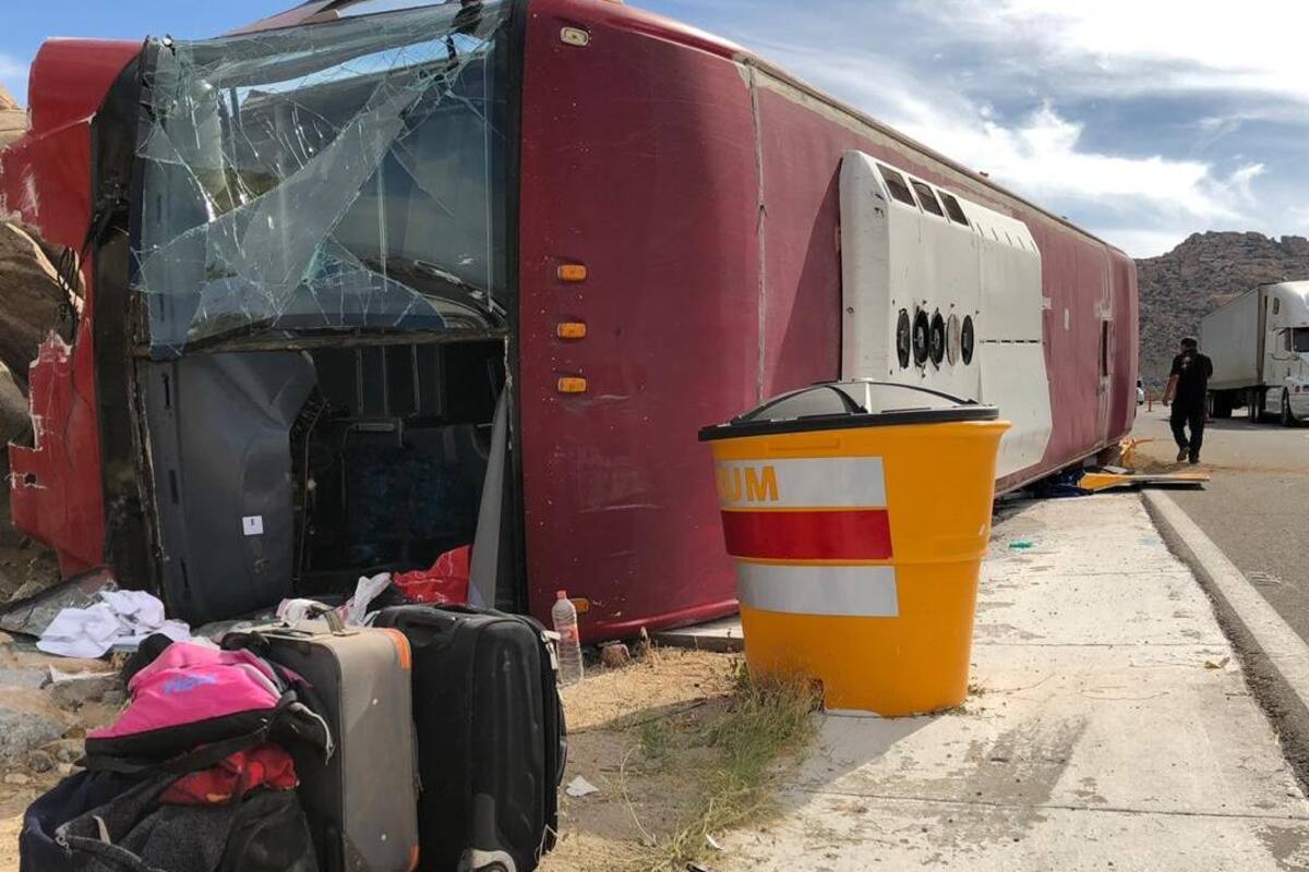 Llevan a heridos de “Camionazo” en La Rumorosa a Mexicali