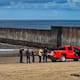 Rescatan a hombre arrastrado por la corriente cerca del muro fronterizo en Playas de Tijuana