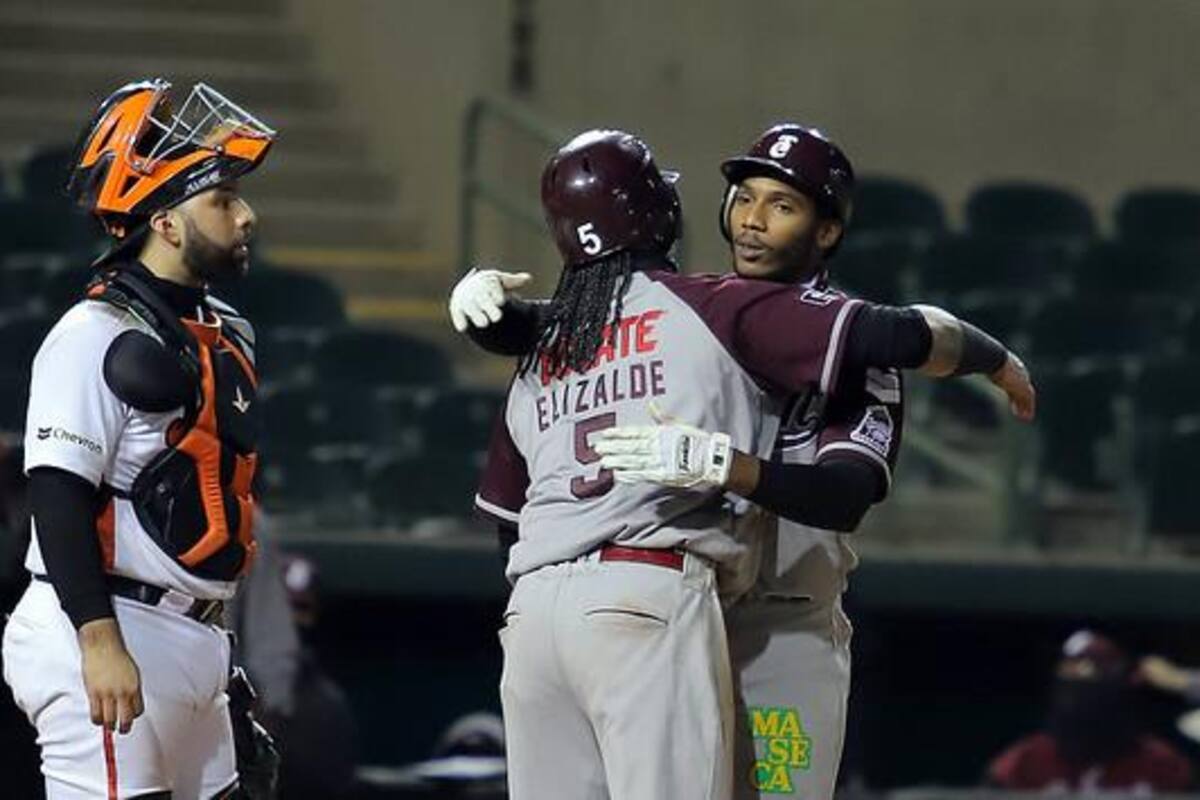 Tomateros batean tres jonrones y empatan la Serie Final contra los Naranjeros