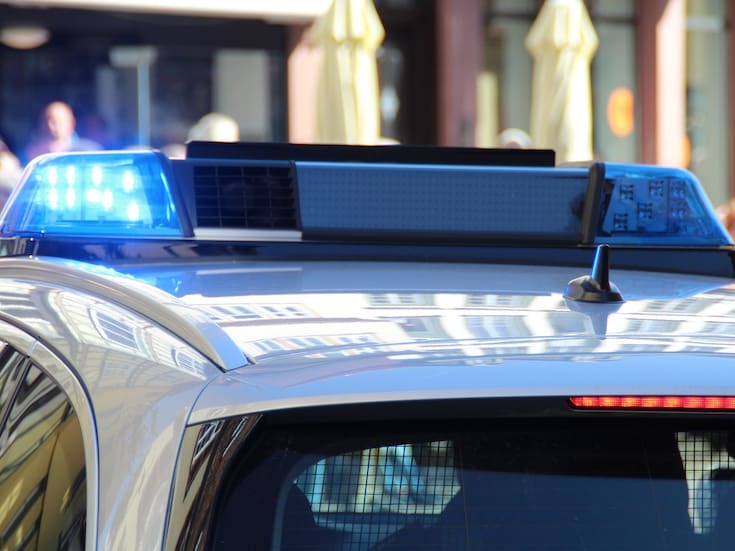 Anciano de 93 años asesina con arma de fuego a su esposa de 86 mientras se encontraban en el estacionamiento de un supermercado en California