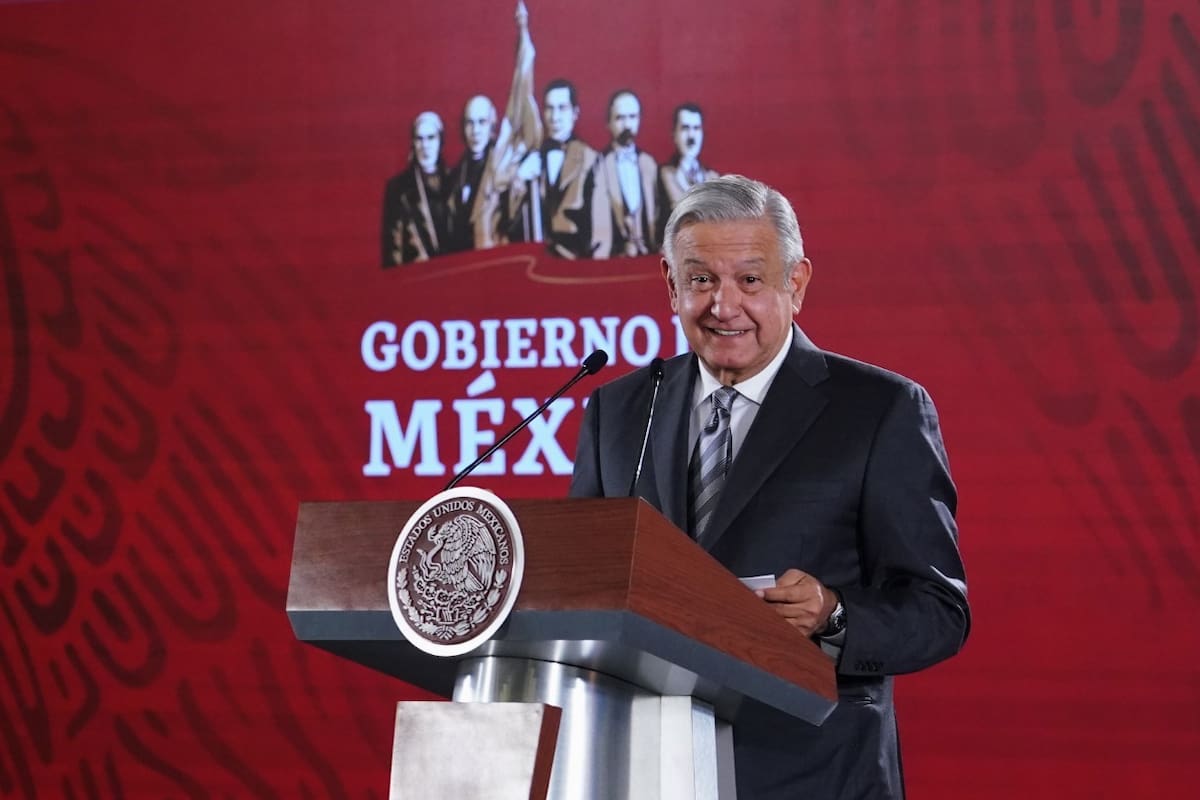 Dan a conocer lista de los 276 viajes que hicieron funcionarios al extranjero