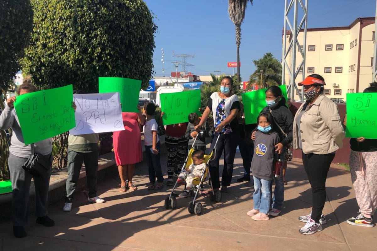 Realizan manifestación por nombramiento de Mayra Robles Aguirre en la Secretaría de Integración y Bienestar Social