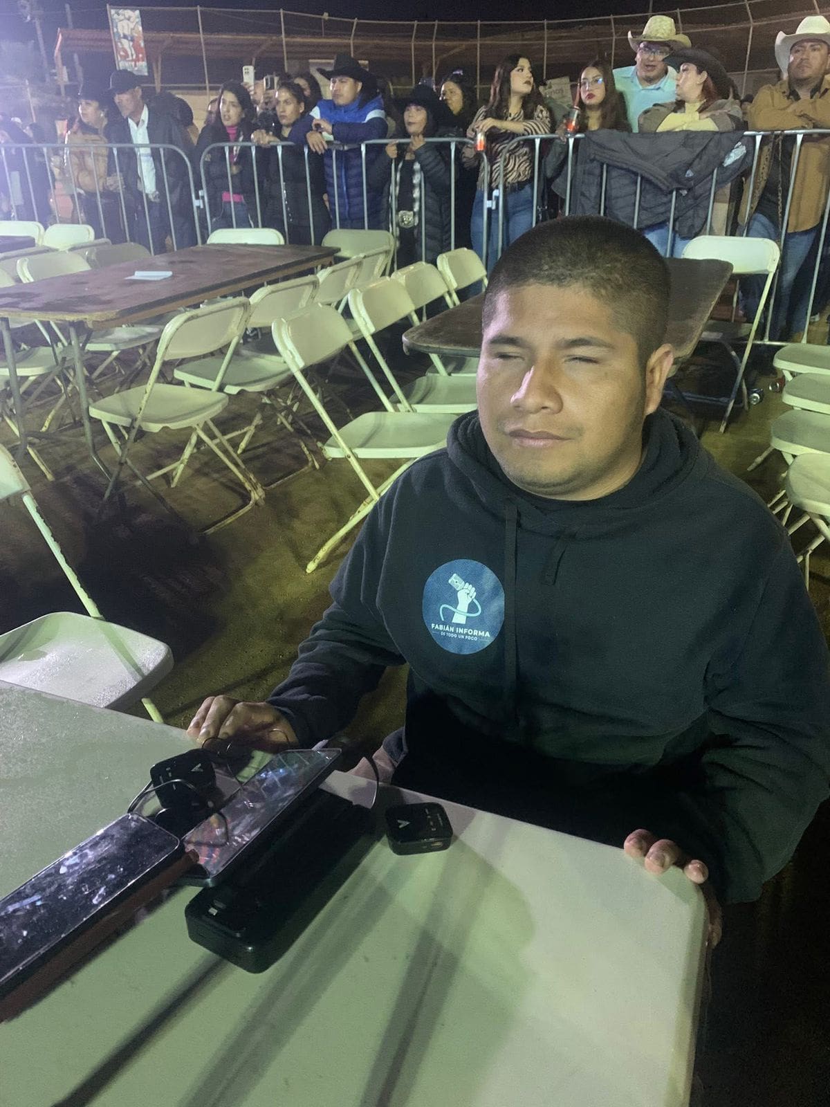 Fabián Gonzáles tuvo que crear su propia empresa, así fue su manera de acceder a un trabajo que el mercado laboral le negó. Foto: Cortesía